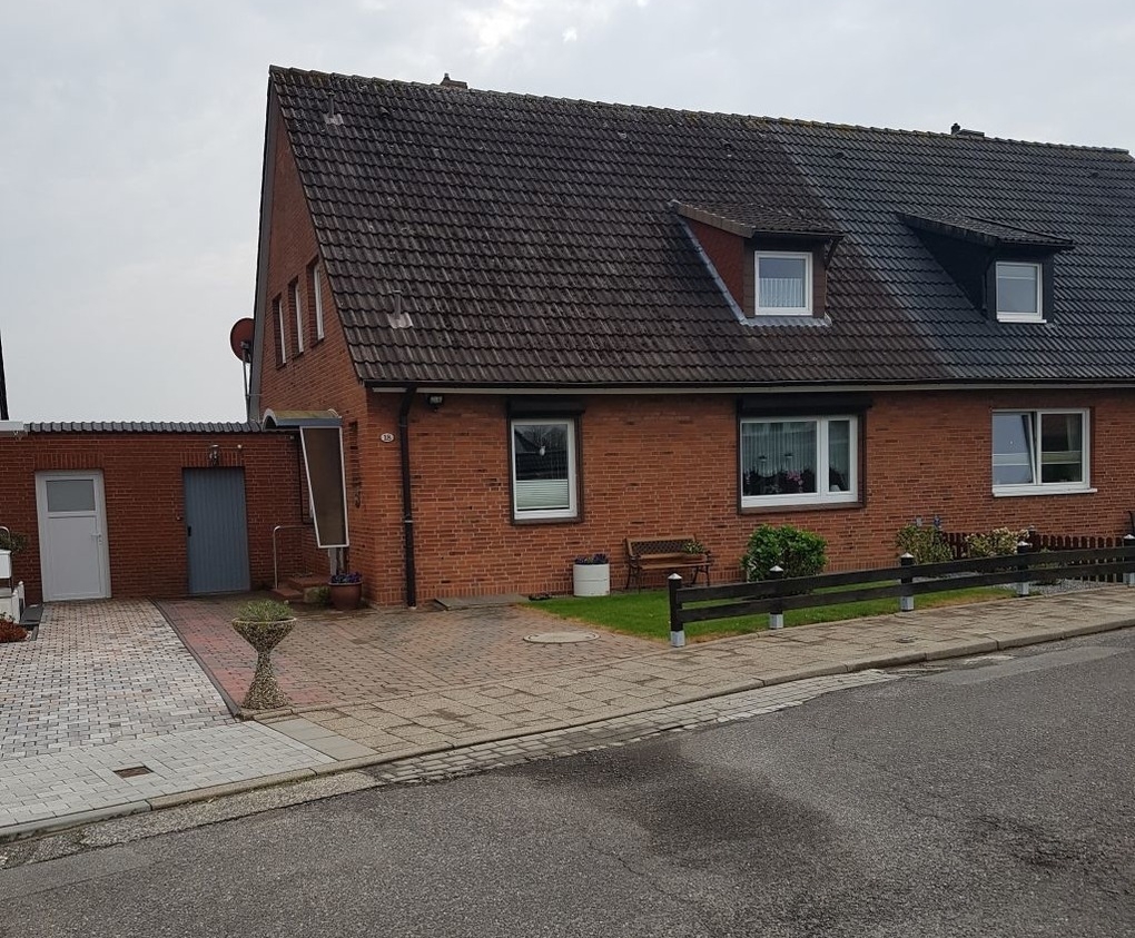 Vorderansicht des Ferienhauses am Meisenweg